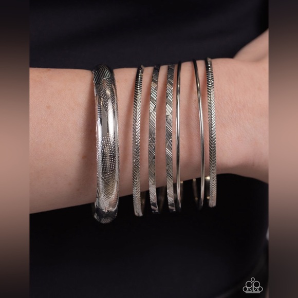 Stackable Stunner - Silver - Picture 2 of 3